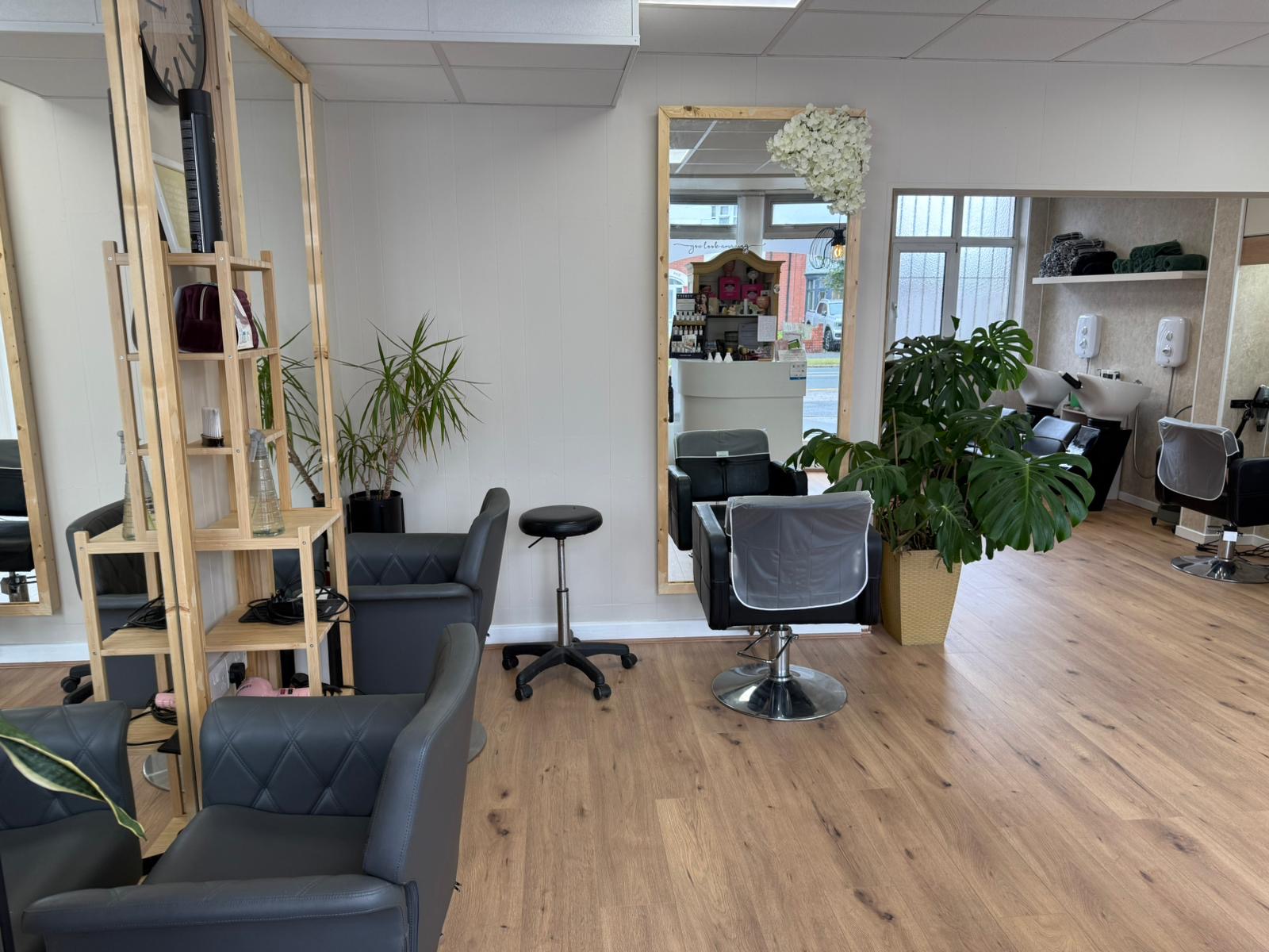 Natural Styling Salon styling area